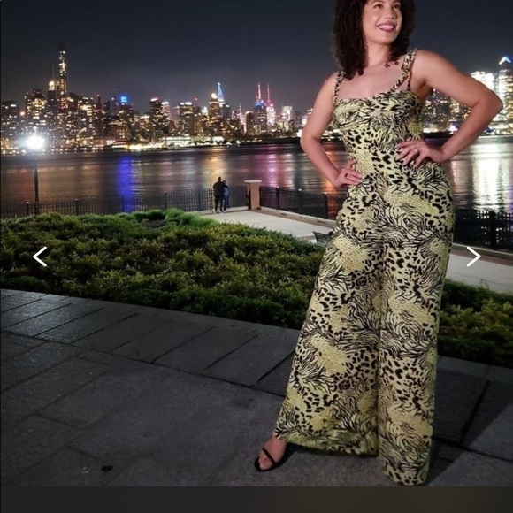 Fame & Partners
Suraya Safari Citrus Jumpsuit - Picture 3 of 6